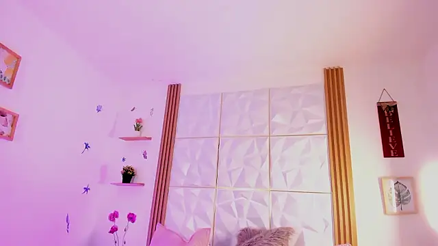 Dulce_Ferrer18 live XXX chat