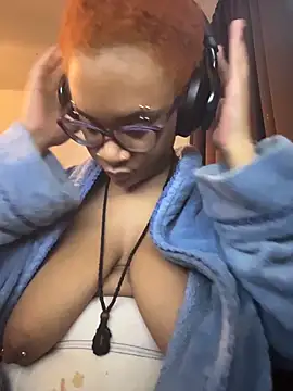 nickytheehawtie 现场XXX聊天