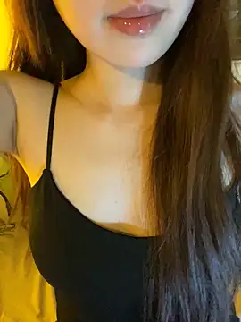 แชท XXX สดของ Uyennii02