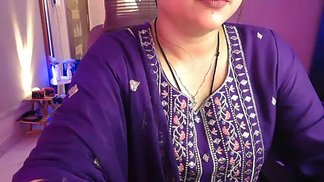 แชท XXX สดของ Mitikaa