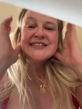 แชท XXX สดของ SuzieSub