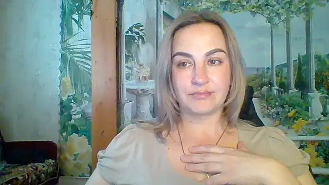 Rinayaii Chat XXX in diretta