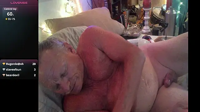 Pussyeat2please élő XXX-chatje