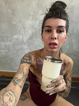 XXX chat uživo modela Nikatsu