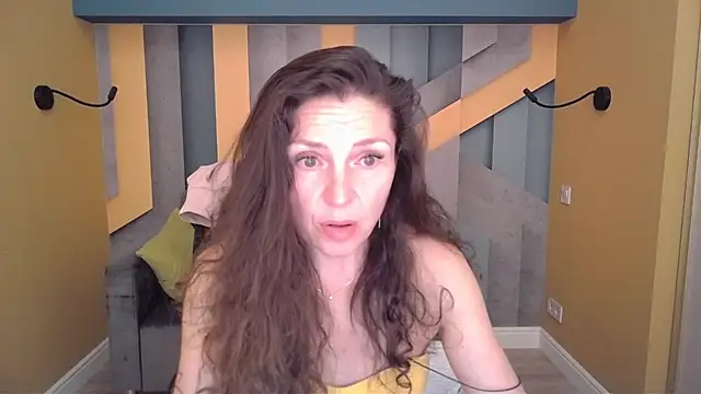 Chat +18 de EllaLong ao vivo