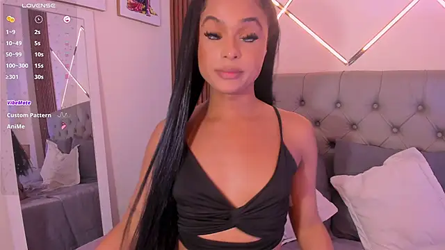 Chat +18 de Anyeliin_miller ao vivo