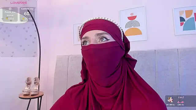 rawiya Show in webcam