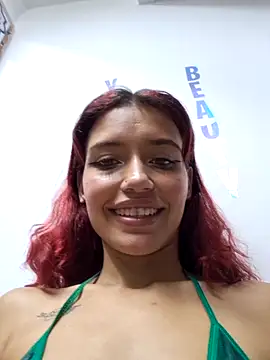 Živý XXX chat Cherry_Scarlet_