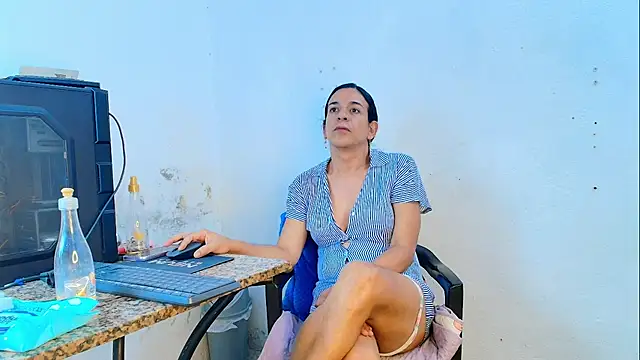 Oh_Tique's Webcam Show