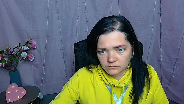 LauraFinn: απευθείας συνομιλία ΧΧΧ