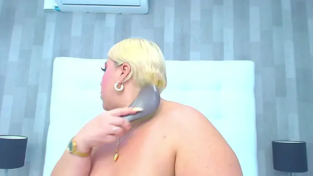 Chat XXX ao vivo de LeahMillerr