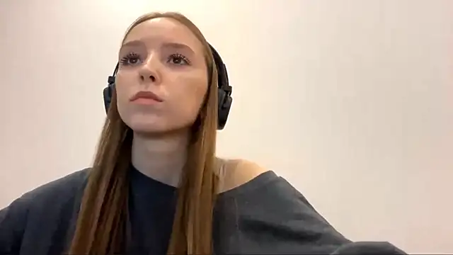 Show modela TanjaBrounson na web-kameri