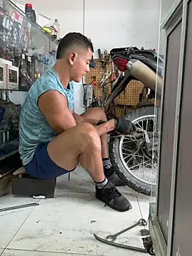 Paul22cm-'s Live XXX Chat