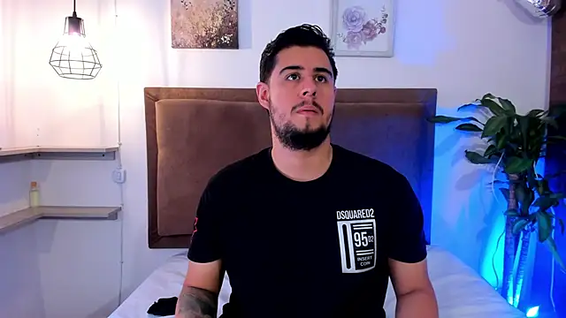 ryan_evannss: διαδικτυακό σόου στην κάμερα