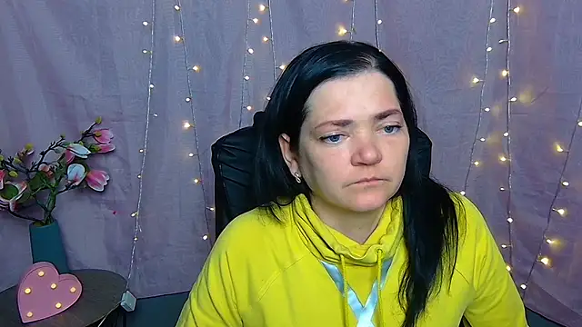 LauraFinn Chat XXX in diretta