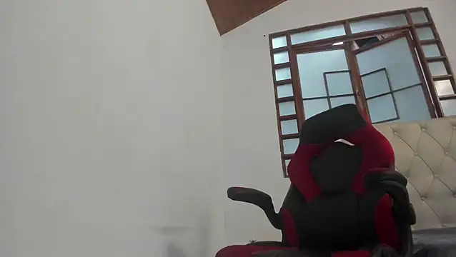 oliver_price1 Adlı Modelin Canlı XXX Sohbeti