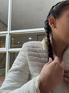 دردشة LittleDoll___ الجنسية المباشرة