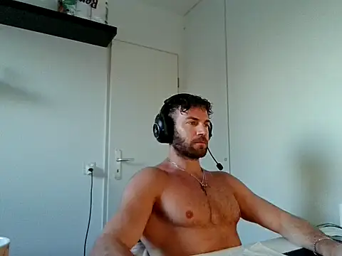 alpha-hunk's Webcam Show