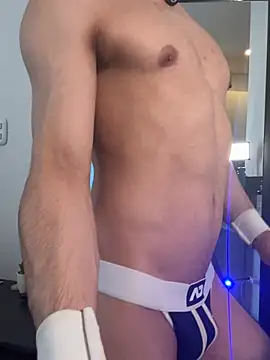 aodaboyyy: διαδικτυακό σόου στην κάμερα