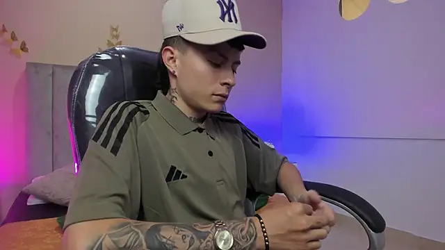 Nascary_Foxn Live XXX chat