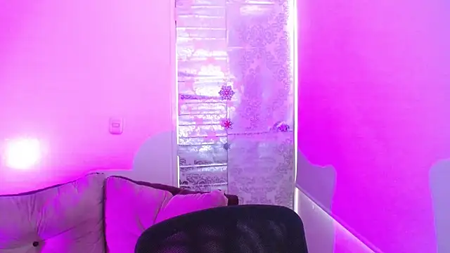 milfrousse Chat XXX in diretta