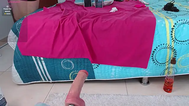 Czat XXX na żywo – Emelyross_