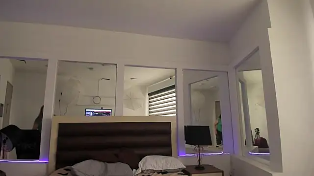 LaurenSpitz's Live XXX Chat