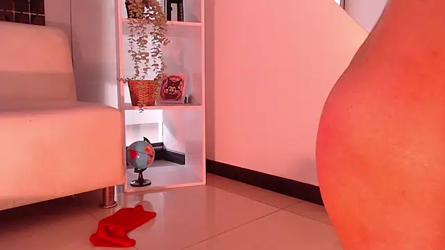 mere_in_redd's Live XXX Chat