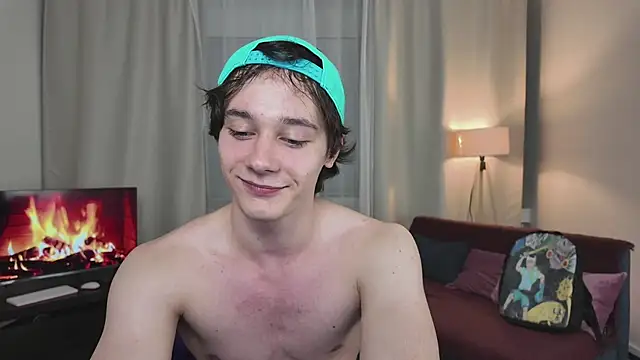 KevinStrike: διαδικτυακό σόου στην κάμερα