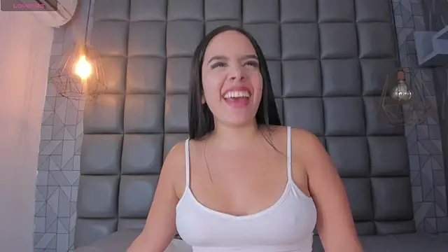 dannavelvet élő XXX-chatje