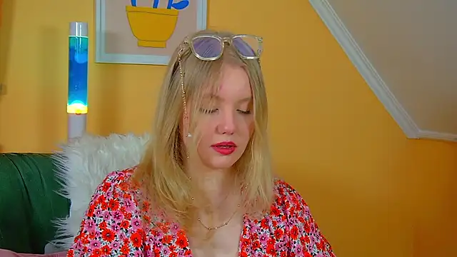 แชท XXX สดของ EmilyEvanse