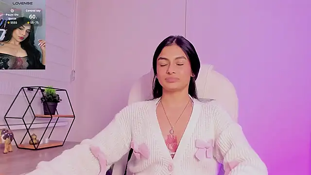 แชท XXX สดของ lilith_petit_