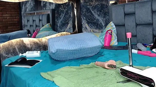 Chatroom XXX en direct de Couple_Gold69