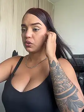 Chat +18 de Sara-77 ao vivo