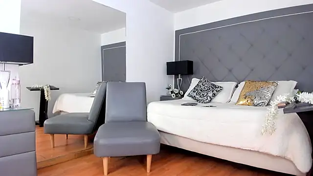 Chat +18 de Oliviia_williams ao vivo