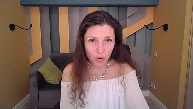 EllaLong's Live XXX Chat