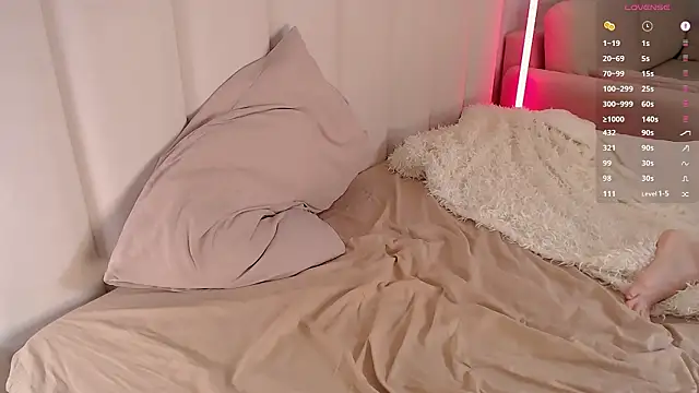 lustessence Chat XXX live