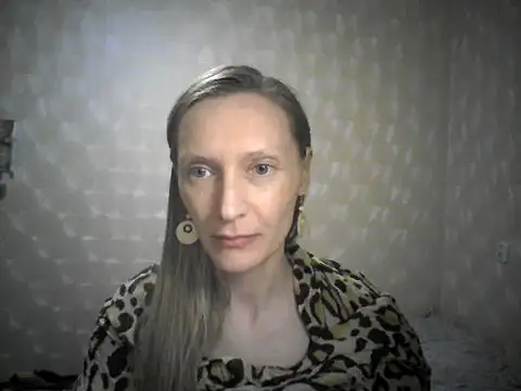 Averinona Chat XXX live