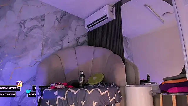 Katemoss70 Chat XXX in diretta