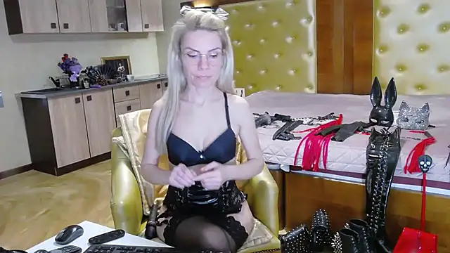 DomCaprisse Chat XXX in diretta