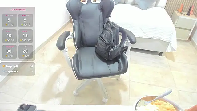 Zulema_hamdi's Webcam Show