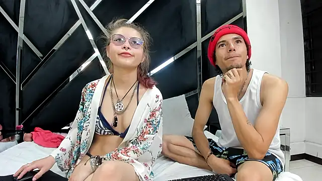 KikyoAndDrey: онлайн-секс-чат