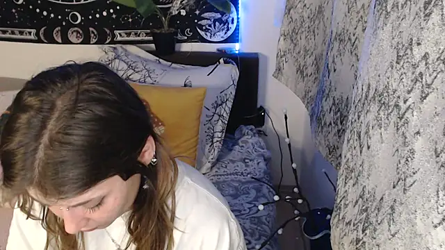 AlienforTwenty's Live XXX Chat