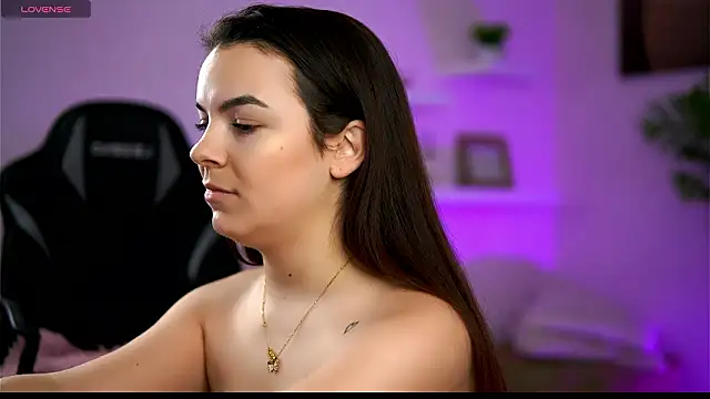 PeachyyFantasy: онлайн-секс-чат