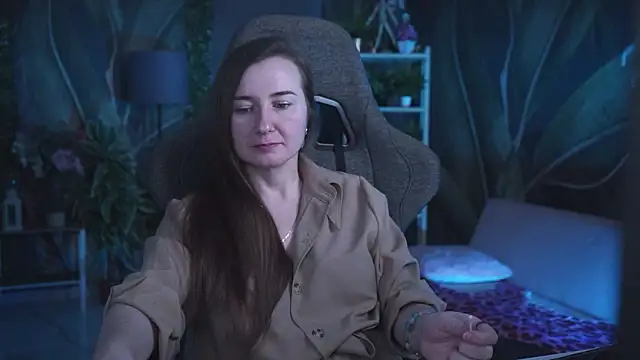 Golden_Dragon Adlı Modelin Canlı XXX Sohbeti