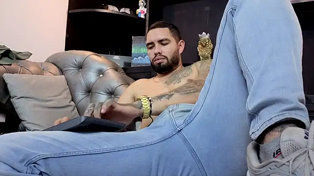 XXX chat uživo modela matteosantos