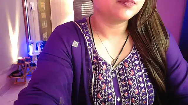 Mitikaa Chat XXX in diretta