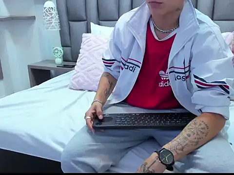 ZoeKrug Chat XXX in diretta