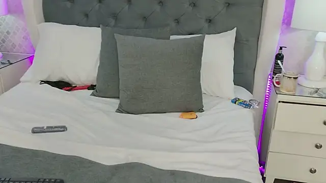 TaniaBlaze Chat XXX in diretta