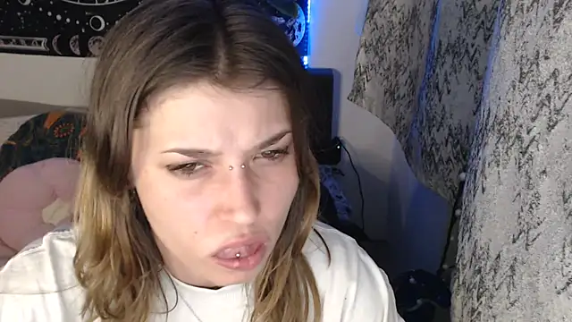 AlienforTwenty Live XXX Chat